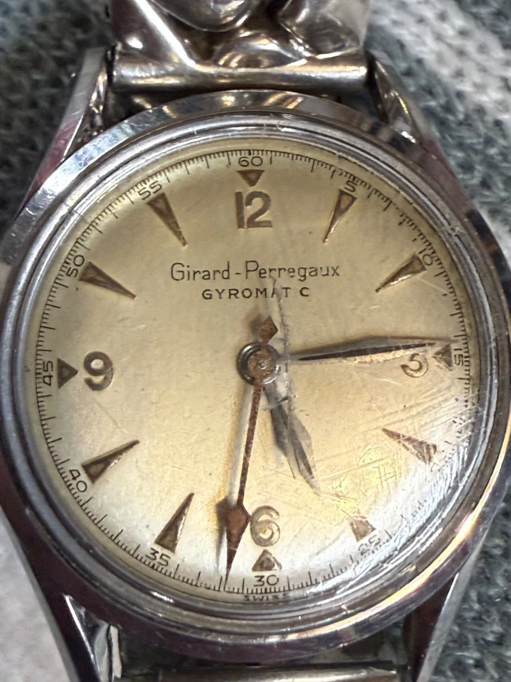 Girard-Perregaux Gyromatic Automatic 32mm Watch